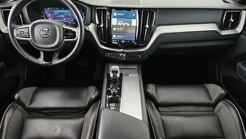 VOLVO XC60 XC60 B4 D AWD Plus Dark aut