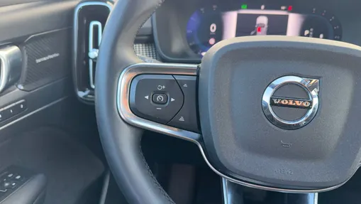 VOLVO XC40 XC40 B3 Plus Dark aut