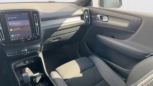 VOLVO XC40 XC40 B3 Plus Dark aut