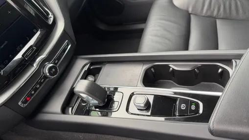 VOLVO XC60 XC60 B4 B Plus Dark aut
