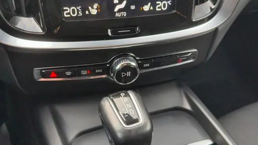 VOLVO V60 V60 CC D4 AWD aut
