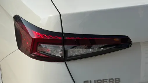 SKODA Superb Superb 2.0 TDI SCR Selection DSG