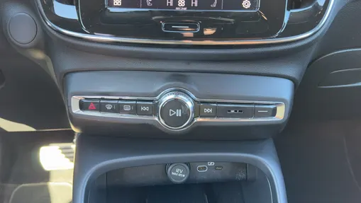 VOLVO XC40 XC40 73kWh P6 Recharge Core aut