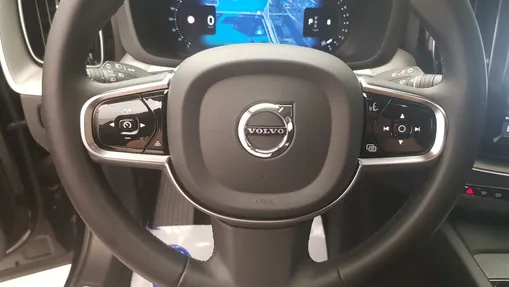 VOLVO XC60 XC60 B5 B AWD Plus Dark aut