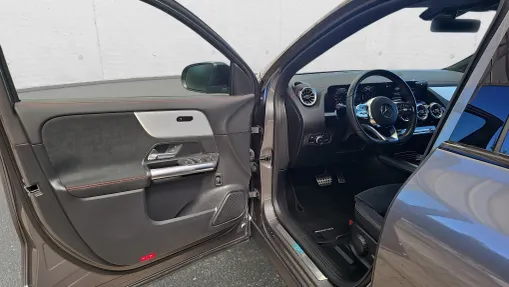 MERCEDES-BENZ EQA EQA 250 66.5kWh AMG Line