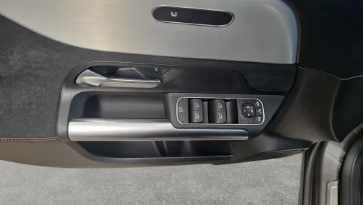 MERCEDES-BENZ EQA EQA 250 66.5kWh AMG Line