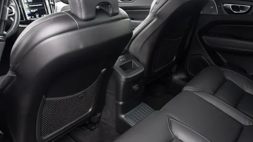 VOLVO XC60 XC60 T8 AWD Plug-In Hybrid R-Design aut