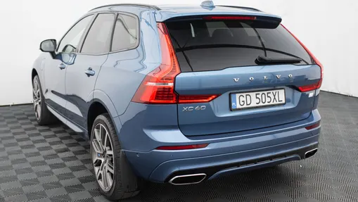 VOLVO XC60 XC60 T8 AWD Plug-In Hybrid R-Design aut