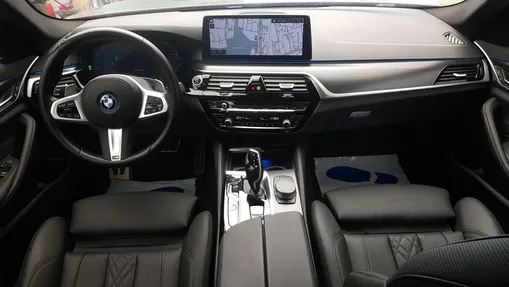 BMW Seria 5 530e xDrive M Sport sport-aut