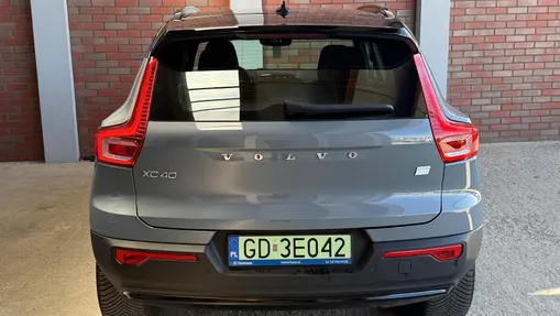 VOLVO XC40 XC40 73kWh P6 Recharge Plus aut