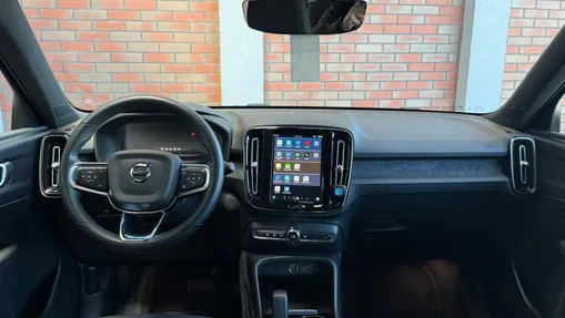 VOLVO XC40 XC40 73kWh P6 Recharge Plus aut