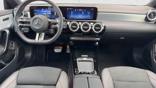 MERCEDES-BENZ CLA CLA 200 AMG Line 7G-DCT