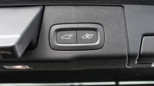 VOLVO XC60 XC60 T8 Plug-In Hybrid AWD Ultimate Dark aut
