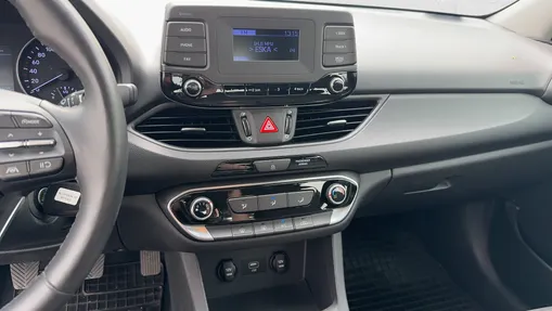 HYUNDAI i30 i30 1.5 DPI Classic +