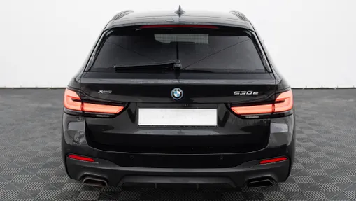 BMW Seria 5 530e xDrive M Sport sport-aut