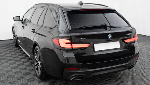 BMW Seria 5 530e xDrive M Sport sport-aut