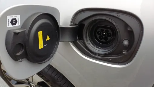 VOLVO XC60 XC60 T6 Plug-In Hybrid AWD Plus Dark aut