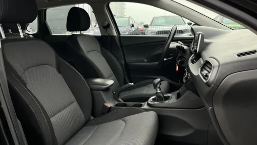 HYUNDAI i30 i30 1.5 DPI Classic +