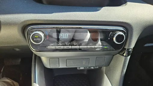 TOYOTA Yaris Yaris Hybrid 1.5 Comfort