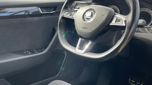 SKODA Superb Superb 2.0 TSI Sportline DSG