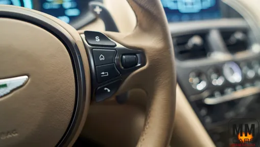 ASTON MARTIN DB11 DB11 V8
