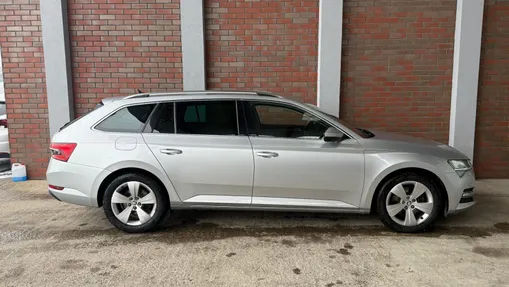 SKODA Superb Superb 2.0 TDI SCR Style DSG