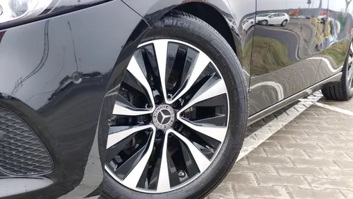 MERCEDES-BENZ A Klasa A 200 d Progressive 8G-DCT
