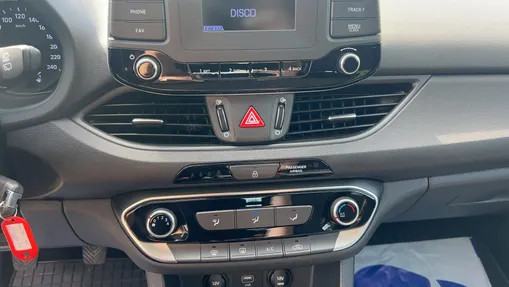HYUNDAI i30 i30 1.5 DPI Classic +