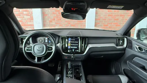 VOLVO XC60 XC60 B4 D AWD R-Design aut