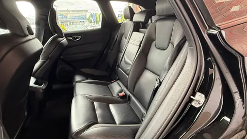 VOLVO XC60 XC60 B4 D AWD R-Design aut