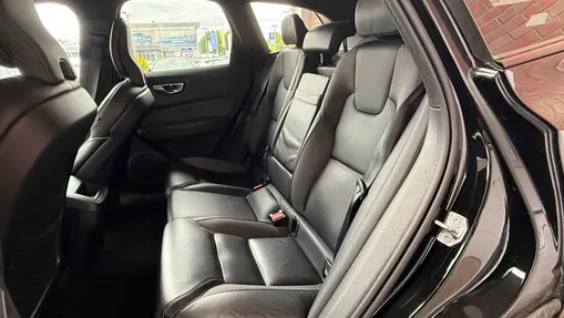 VOLVO XC60 XC60 B4 D AWD R-Design aut