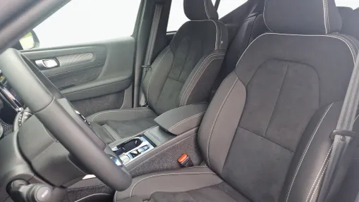VOLVO XC40 XC40 B3 Plus Dark aut