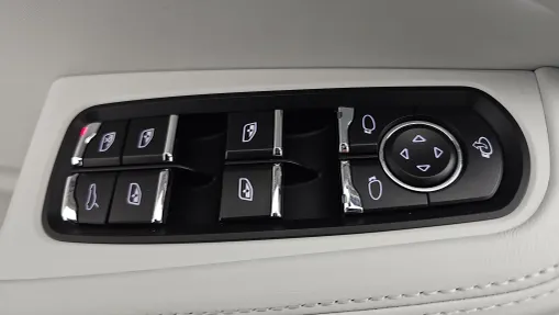 PORSCHE Macan Macan
