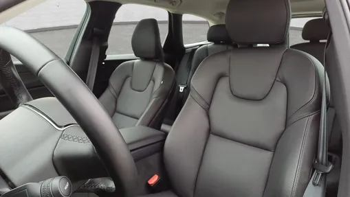 VOLVO XC60 XC60 B5 B AWD Plus Dark aut