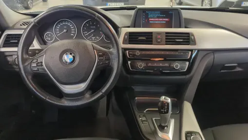 BMW Seria 3 318i GPF aut
