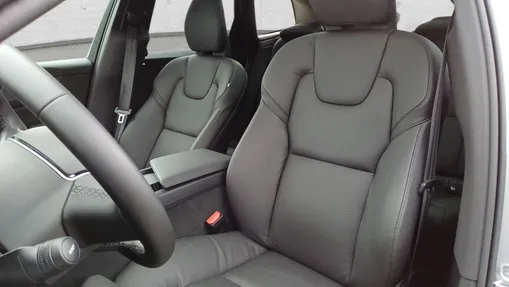 VOLVO XC60 XC60 T6 Plug-In Hybrid AWD Plus Dark aut