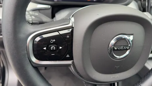 VOLVO XC60 XC60 B4 D AWD Plus Dark aut