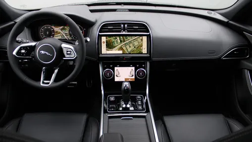 JAGUAR XE XE 2.0 D200 mHEV R-Dynamic SE aut Nowy