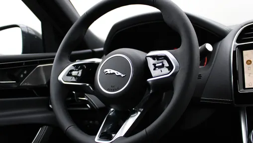 JAGUAR XE XE 2.0 D200 mHEV R-Dynamic SE aut Nowy