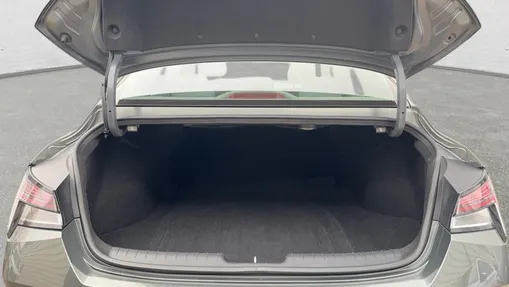 HYUNDAI Elantra Elantra 1.6 Executive CVT