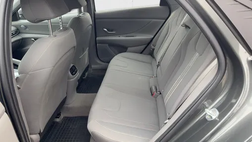 HYUNDAI Elantra Elantra 1.6 Executive CVT