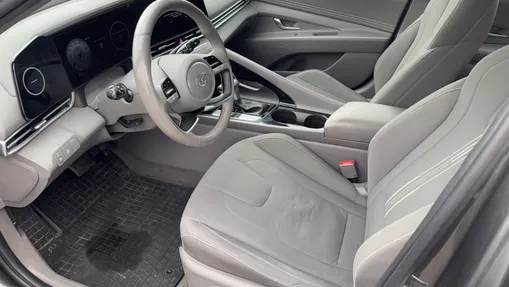 HYUNDAI Elantra Elantra 1.6 Executive CVT