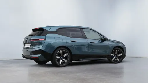 BMW iX iX xDrive40 71kWh