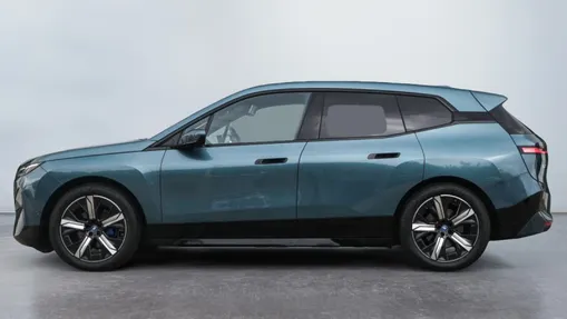 BMW iX iX xDrive40 71kWh