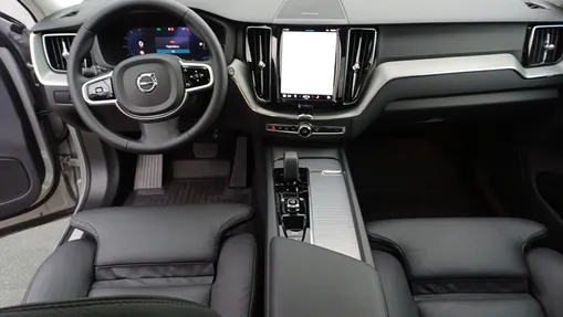 VOLVO XC60 XC60 T6 Plug-In Hybrid AWD Plus Dark aut