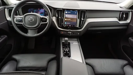 VOLVO XC60 XC60 B5 B AWD Plus Dark aut