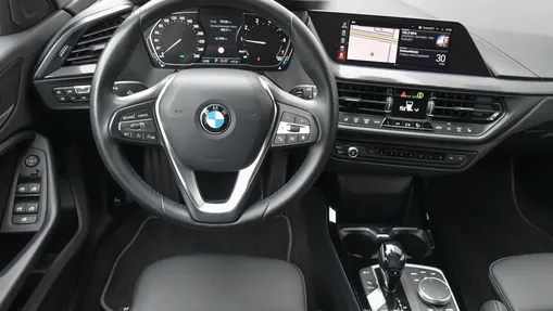 BMW Seria 1 118i Sport Line