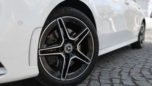 MERCEDES-BENZ A Klasa A 250 e AMG Line 8G-DCT