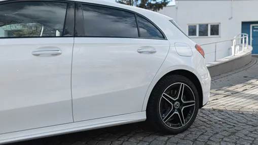 MERCEDES-BENZ A Klasa A 250 e AMG Line 8G-DCT