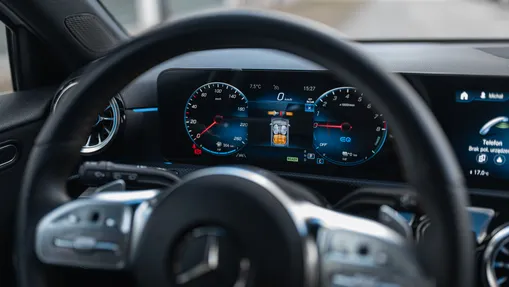 MERCEDES-BENZ A Klasa A 250 e AMG Line 8G-DCT